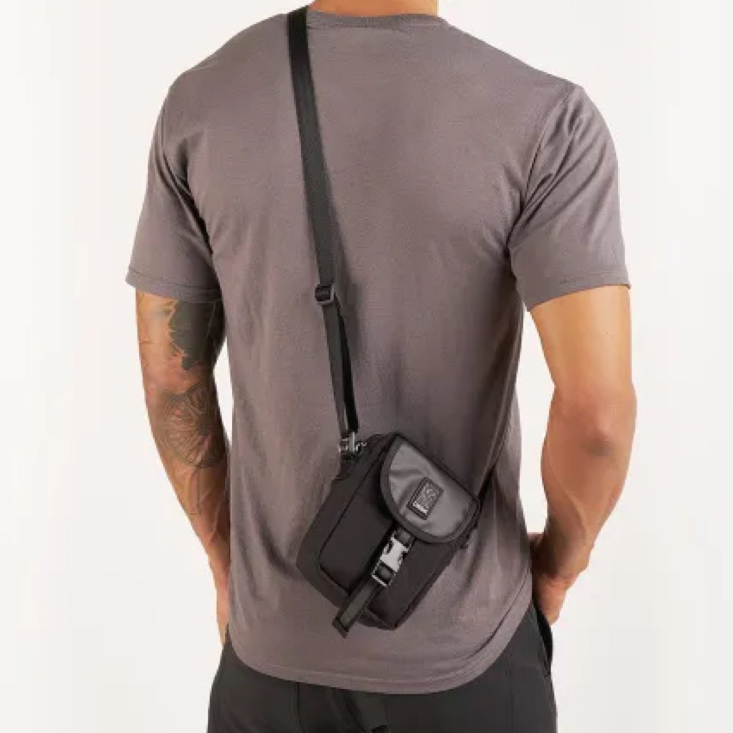 CHROME INDUSTRIES SHOULDER ACCESSORY POUCH (ALL BLACK)