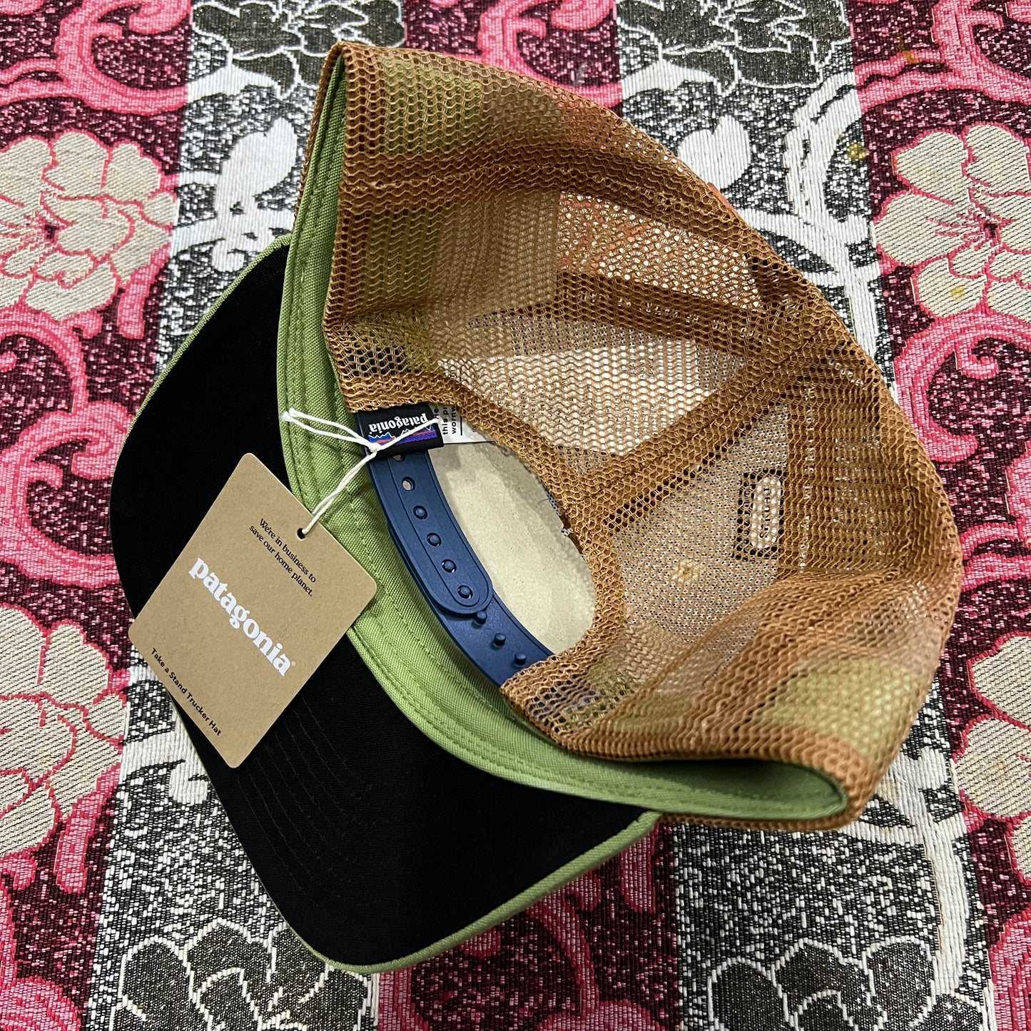 PATAGONIA TAKE A STAND TRUCKER HAT (STREAM FED: PUMICE)