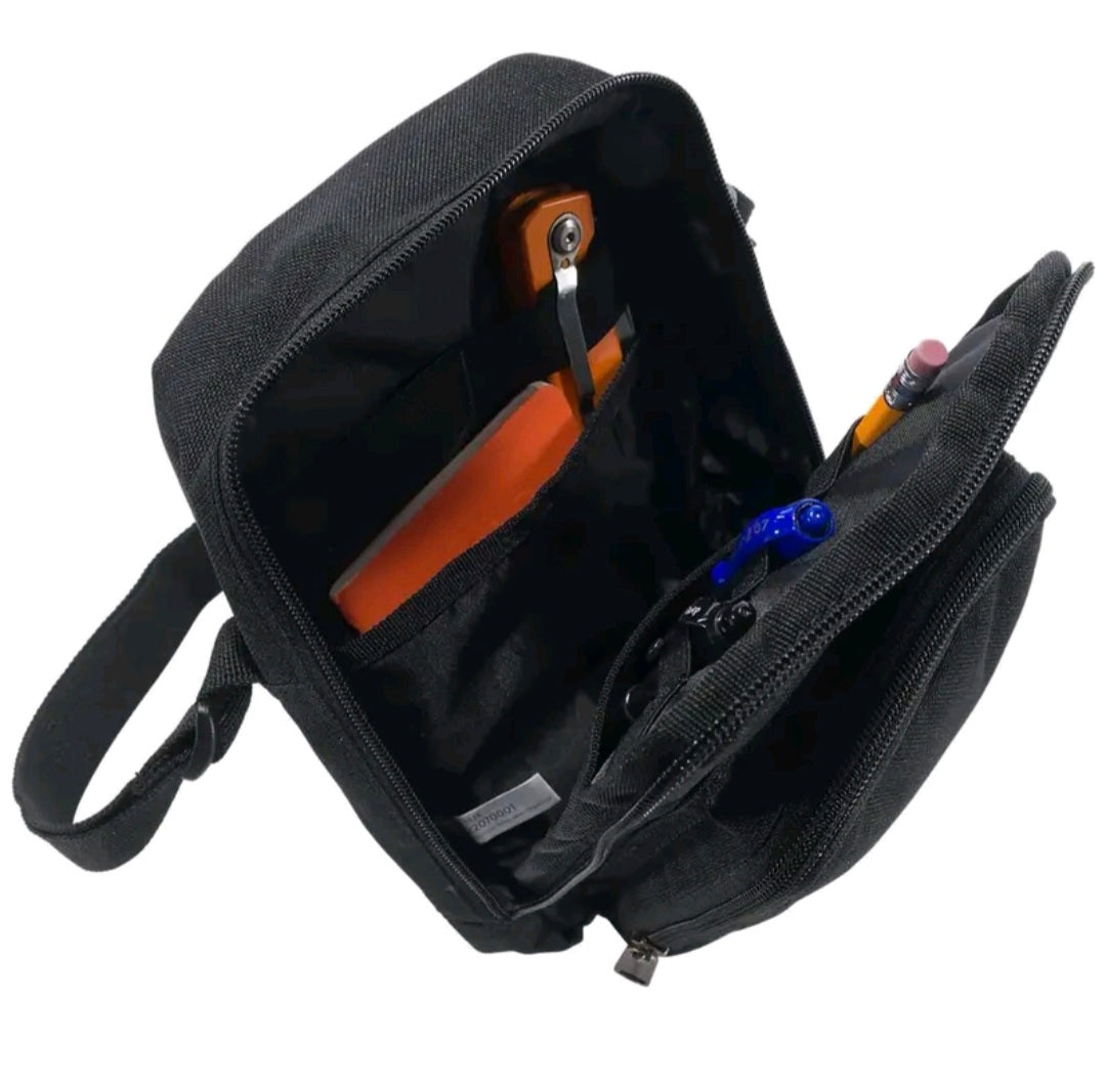 CARHARTT CROSSBODY ZIP BAG (BLACK)